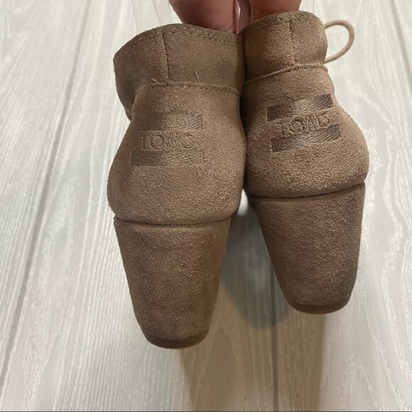 Toms Women's Tan Suede Lace Up Wedge Ankle Booties Size 8 - Picture 5 of 8